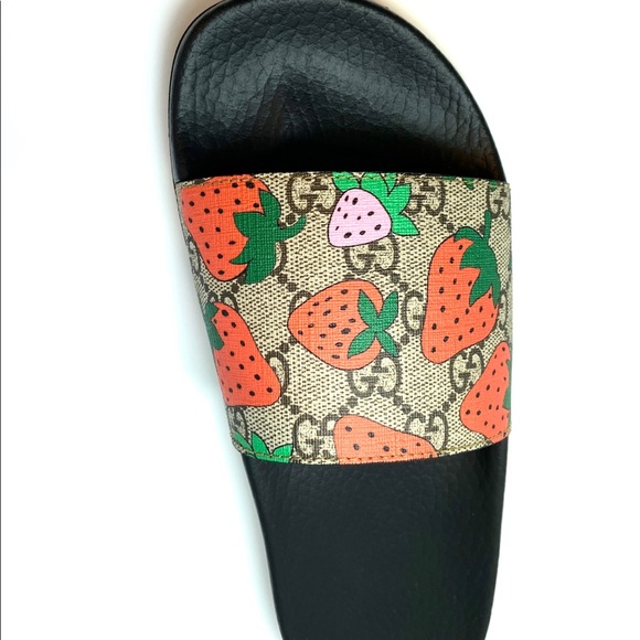 gucci strawberry slides size 7